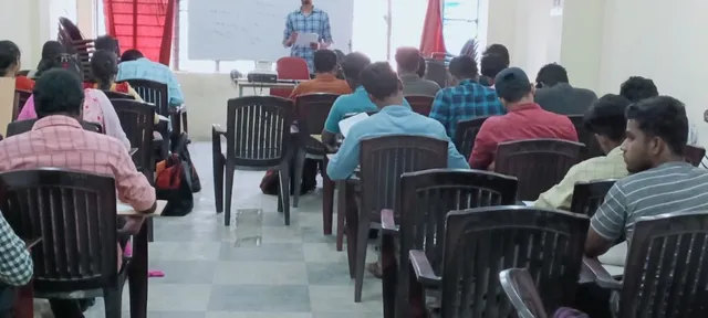 Veranda Race Govt Exams Coaching Institute - Bank, SSC, TNPSC, Railways - Trichy - 3