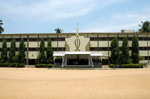 Holy Cross Matriculation Higher Secondary School Vellore - 2