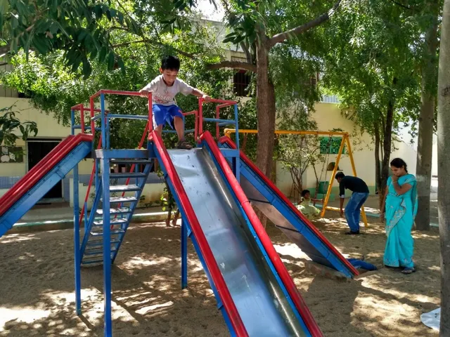 Freedom concept school - 2