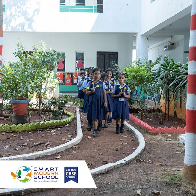 Smart Modern School - 4