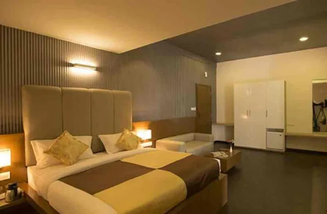 Vinaya Royal Inn - 5