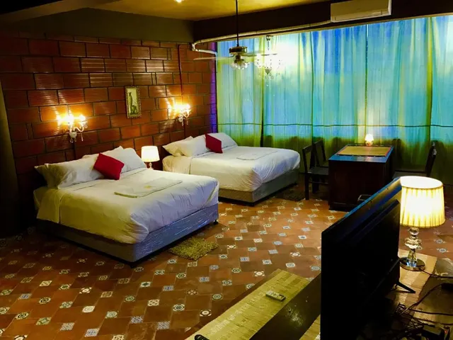 Golden Lotus Boutique Suites - 5