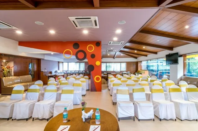 Octave Suites - Residency Rd - 3