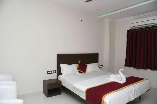 The Grand Kubera Palace - 4