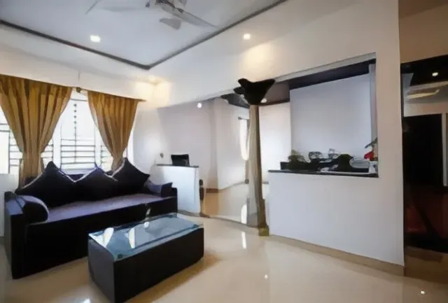 iPalace Luxury Hotel - 2