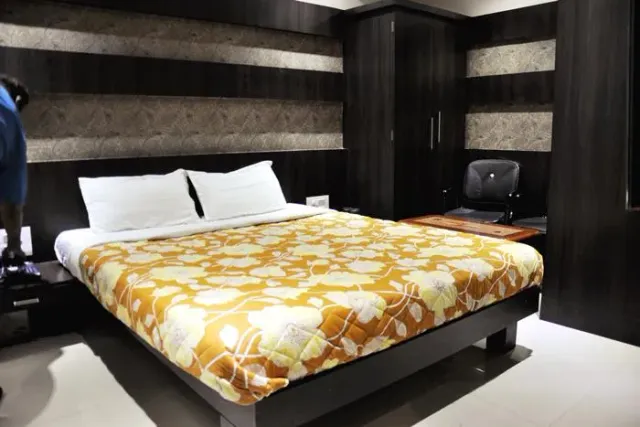 Hotel Ashraya Comforts - 4