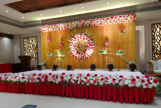 Hotel Centre Side - 3