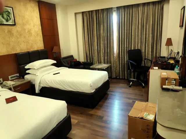 Hotel Centre Side - 4