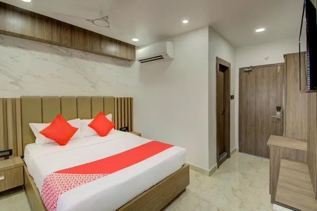 Super OYO Capital O V Hotel - 3