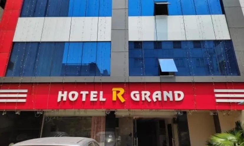 HOTEL R GRAND
