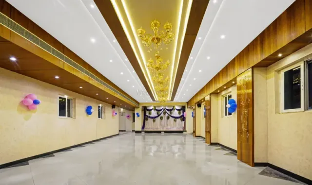 OYO Flagship 810914 Hotel Samrat - 2