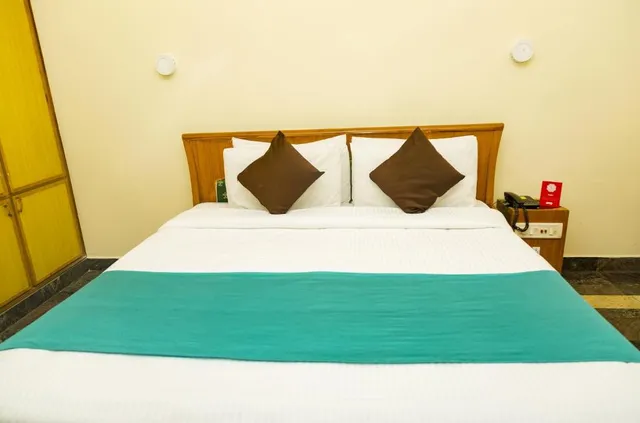 Flagship Hotel Sripada - 4