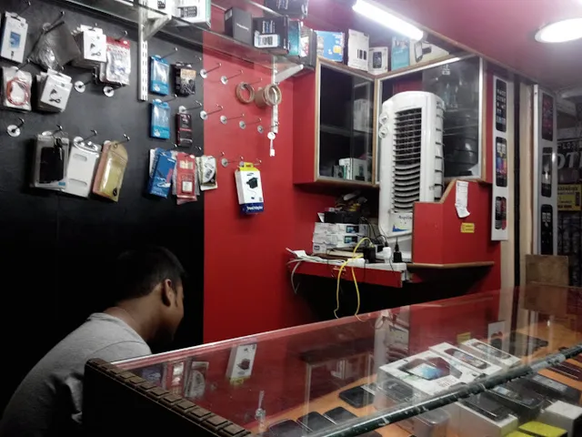 REVAMP FITNESS & WELLNESS - 3