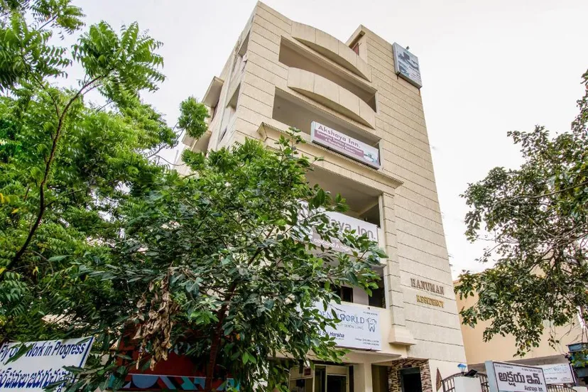 OYO 72156 Akshaya Inn