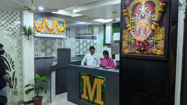 Hotel Menaka - 2