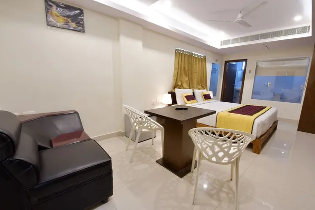 SRI MAHARAJA INN - 3