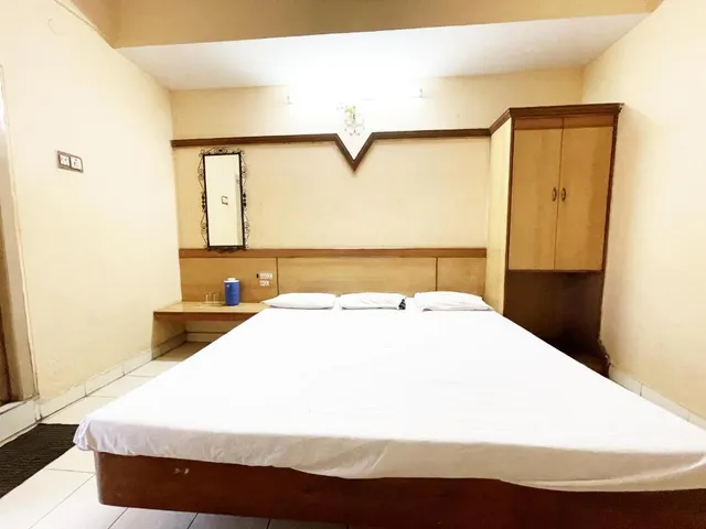 Hotel Vishnu Residency - 3