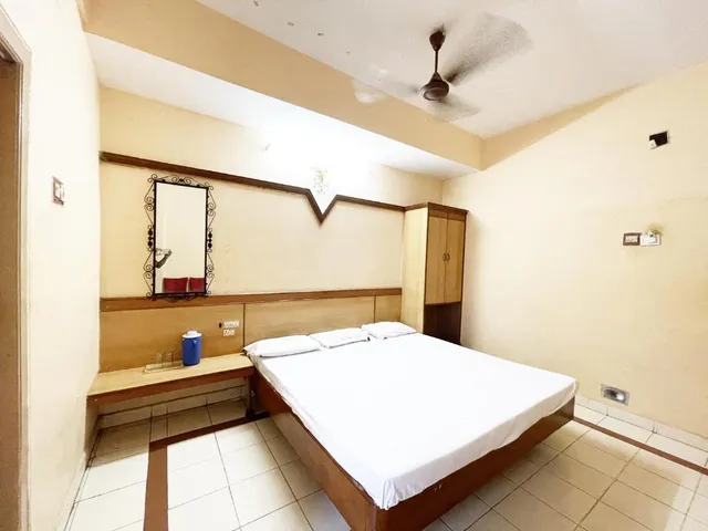 Hotel Vishnu Residency - 4