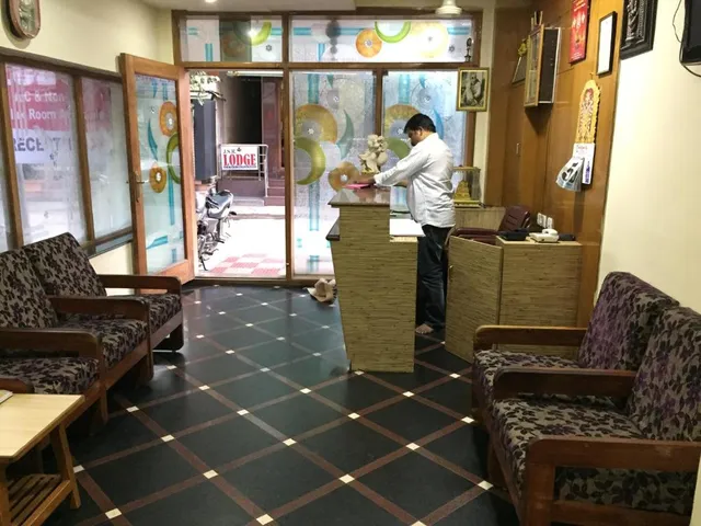 Hotel Suprabath Towers - 2