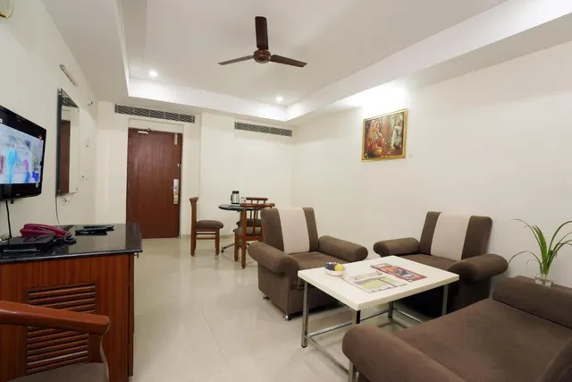 Hotel Geetha Regency - 4