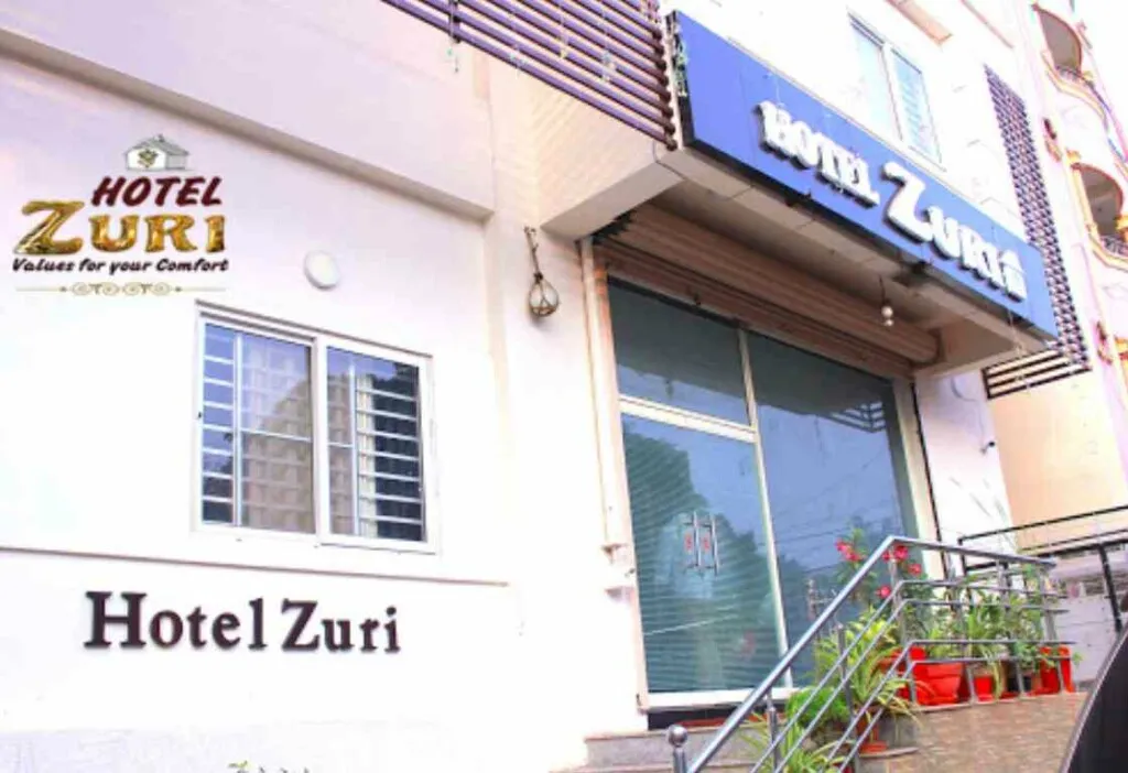 HOTEL ZURI