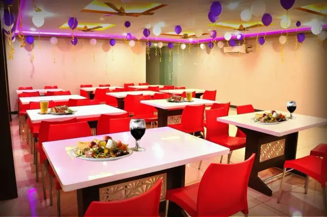 Hotel Hasini Inn - 2