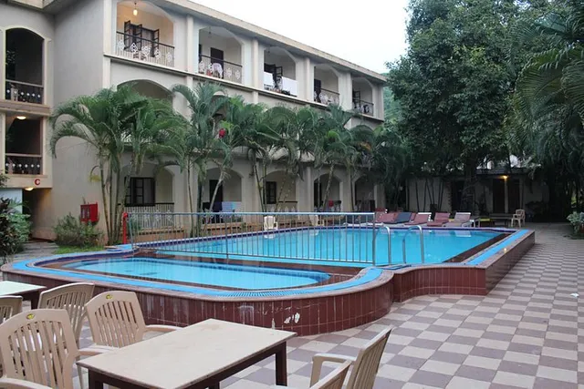 Riverside Regency Resort - 2