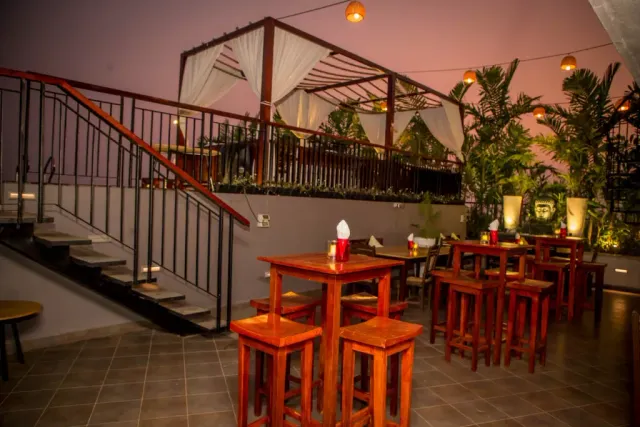 SinQ Edge Boutique Hotel - 4