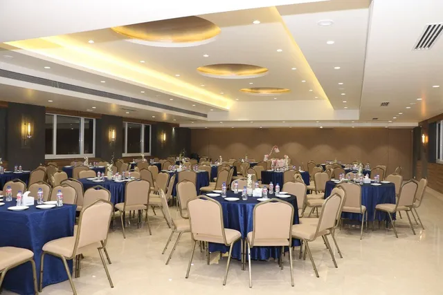 Cosmique Clarks Inn Suites - 2