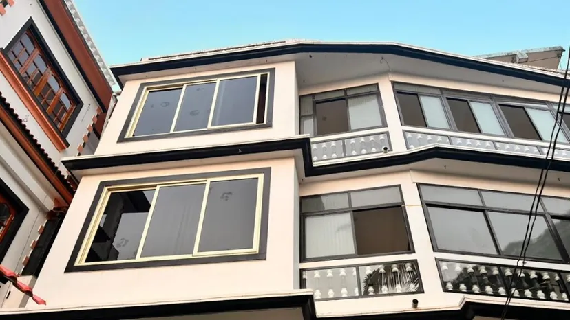 Queen of Queen's Hotel Calangute