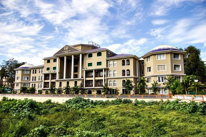 The Golden Suites & Spa