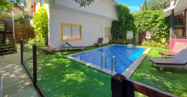 Acron Seaway Resort - 4