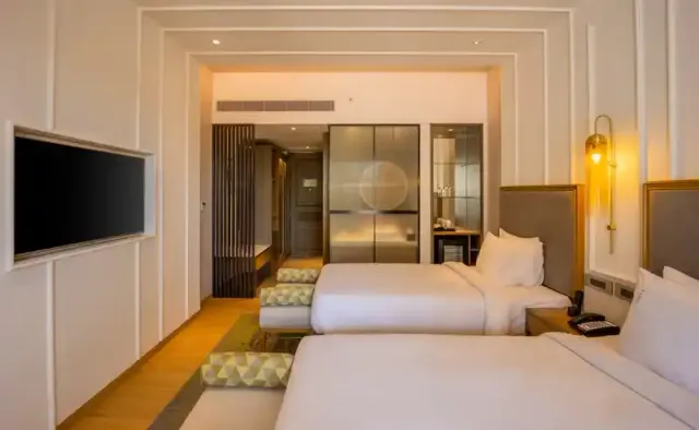 Holiday Inn Goa Candolim, an IHG Hotel - 3