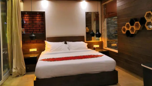 Shivers Oasis Luxury Rooms - 4