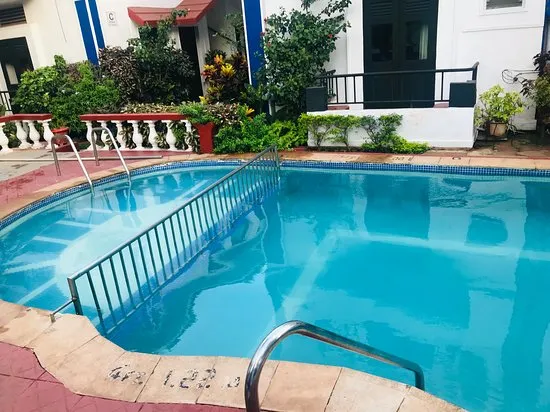 The Ronil Royale - 4