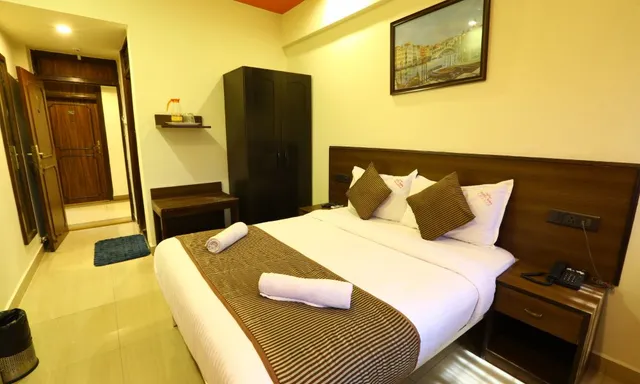 Hotel Sona Royale - 4