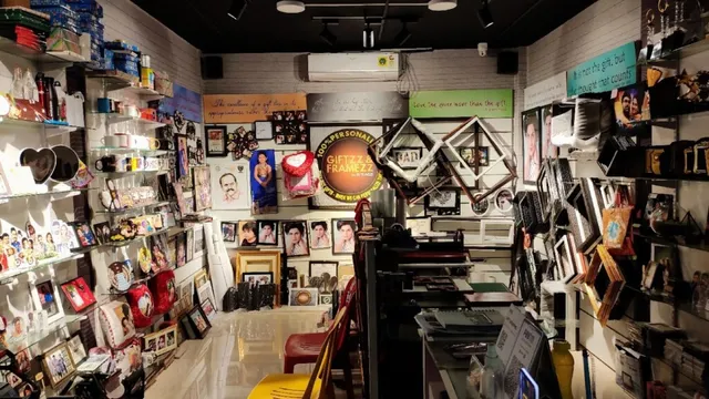 GIFTZZ and FRAMEZZ - 4