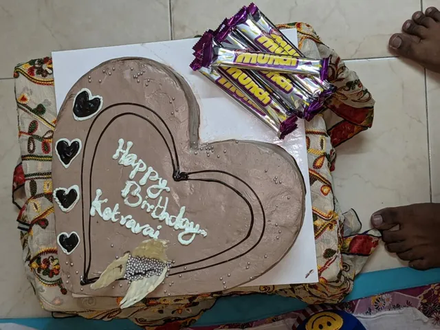 Heydudes online cake delivery - 2