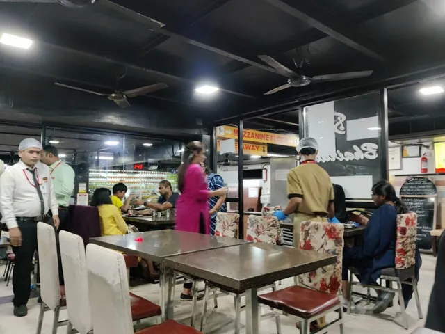 Sangeetha Veg Restaurant - Adyar - 2