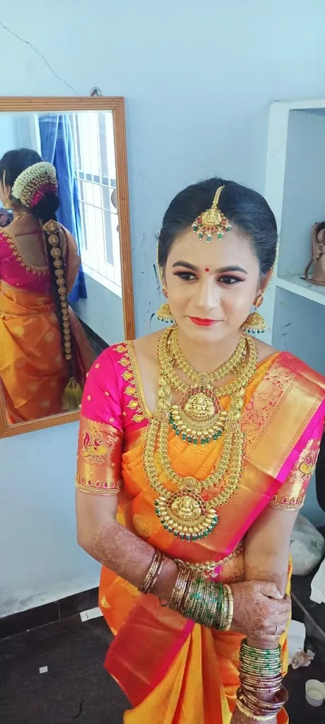 Radhika's Makeup Studio - Beauty Parlour for Ladies & Girls in Chennai - 2