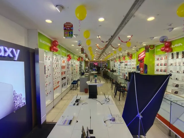 Poorvika Mobiles Chennai - EA Mall - 3