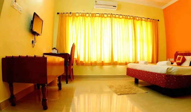 Hotel Safari Non Vegetarian Restaurant - 2