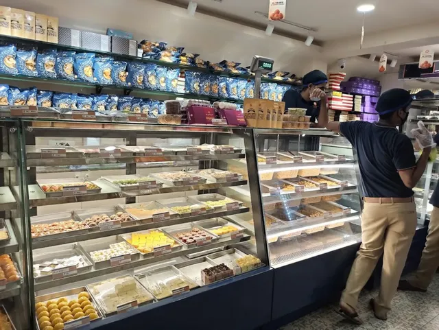 NANDHINIEE SWEETS Anna Nagar - 3