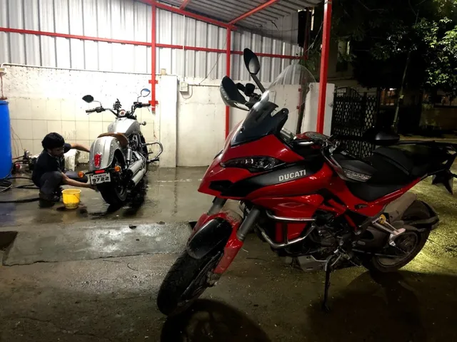 Motorcycle Maniacs : Bike Service Center and Accessoires - 2