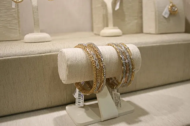 CaratLane Cathedral Road - 2