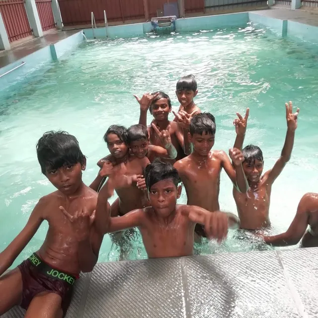 VV International School Of Swimming - 4