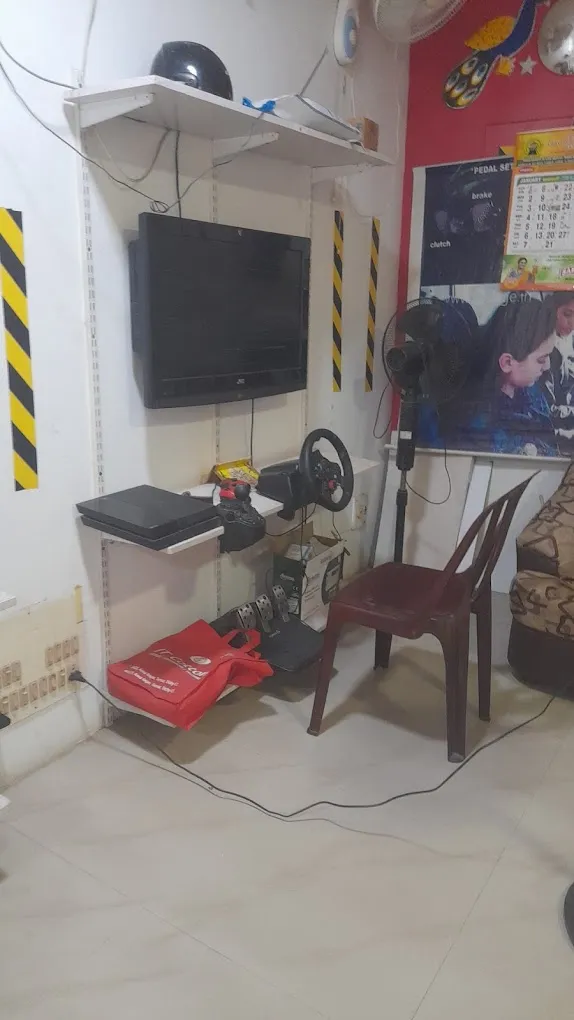 Karthikeyan Driving School - 2