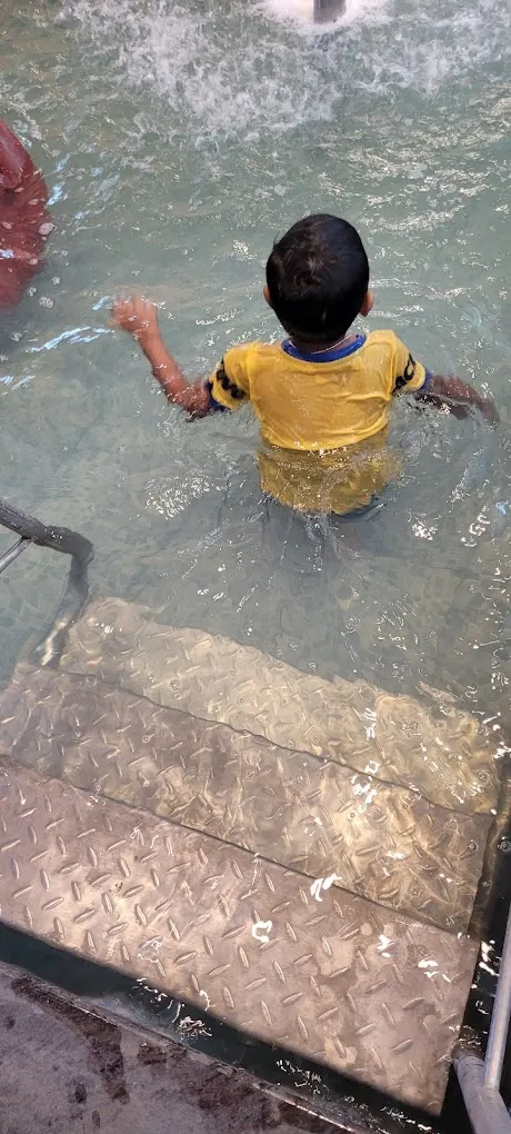 JUS JUMP TRAMPOLINE PARK AND WATER PARK - 4