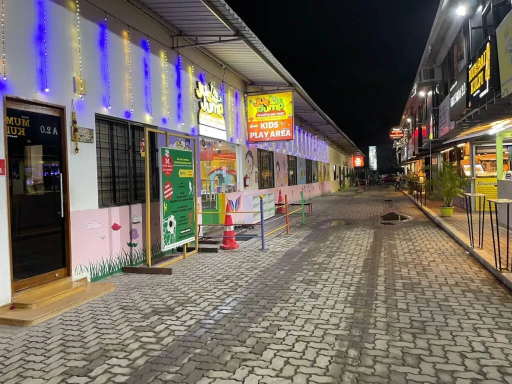 JUS JUMP TRAMPOLINE PARK AND WATER PARK