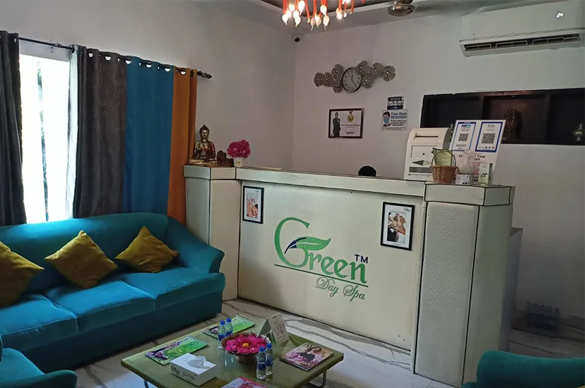 Green unisex Salon and Spa - Valasaravakkam